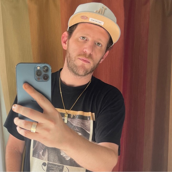 “People Will Stare, Might as Well Make it Worth Their While.” - Harry Winston - Picture 16 of 16